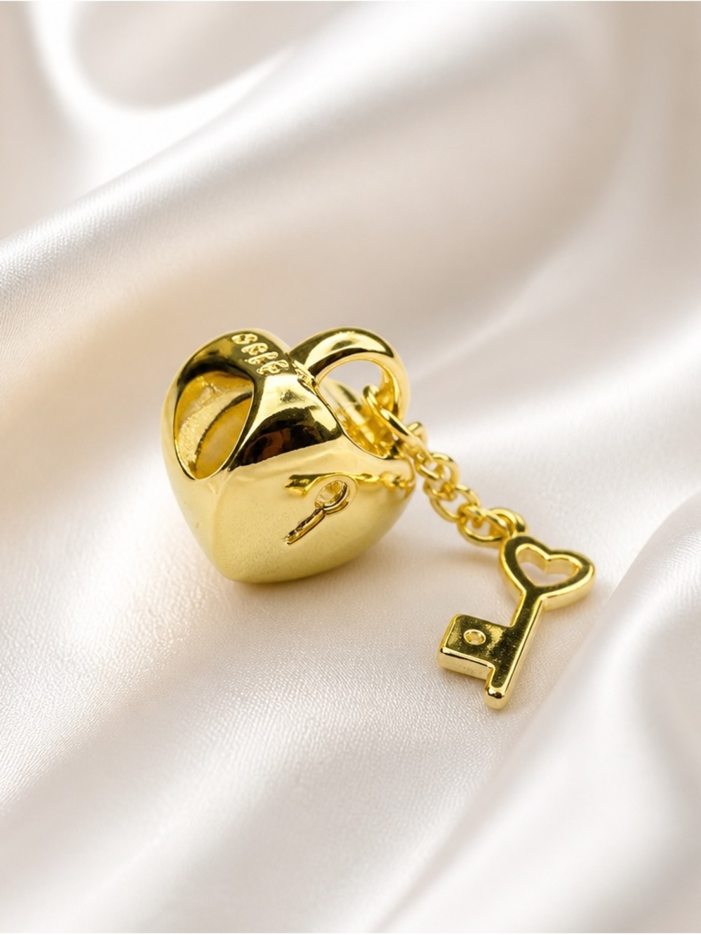 Gold Heart Lock & Key Charm Pendant - Women Accessories new with out tag